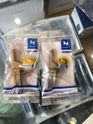 强信 227683(TI) 适用于杜克普697上刀 上袖机 切肩机 镀钛刀片
