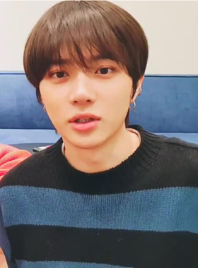 CLUT STUDIO 21秋冬破洞设计圆领条纹针织衫男友风毛衣韩国代购