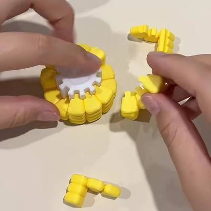 玉米粒立体拼图儿童益智玩具新款3d打印男孩挂件积木模型网红摸鱼