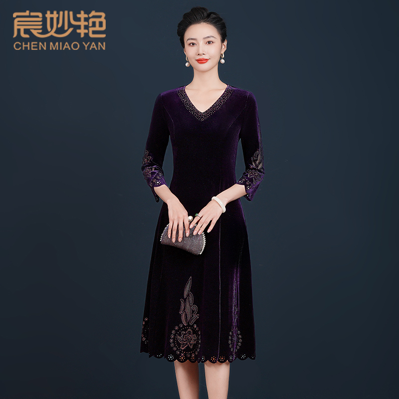 宸妙艷秋季新款氣質(zhì)洋氣流行裙子女婚宴媽媽禮服金絲絨連衣裙
