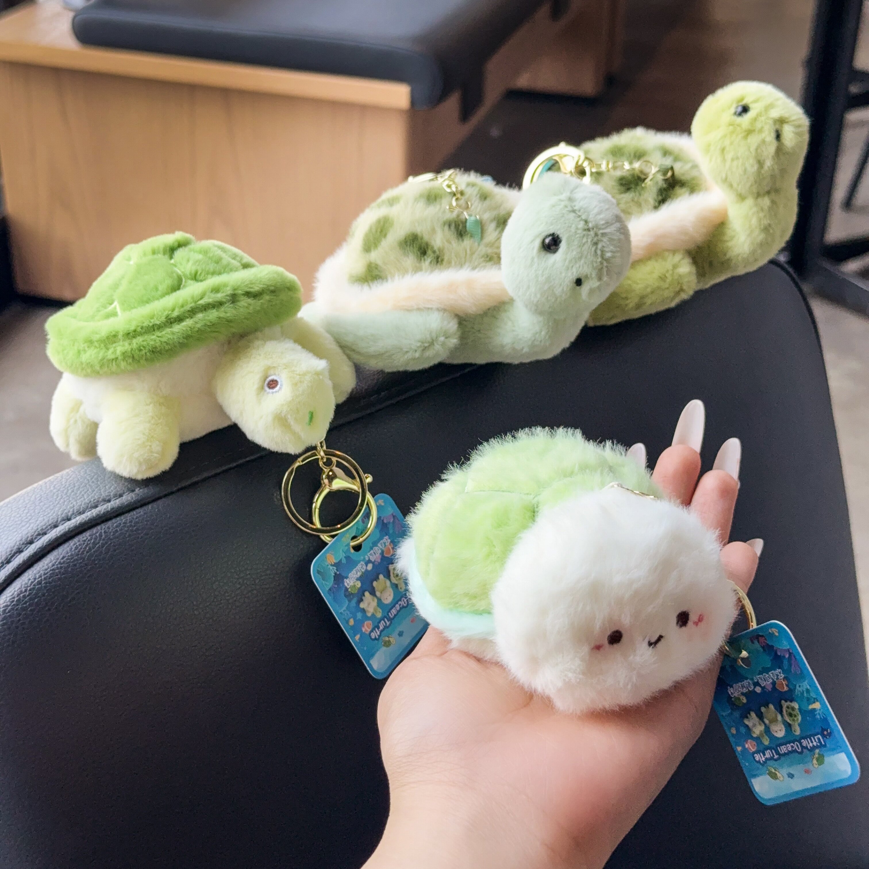 可爱卡通毛绒吱吱叫乌龟钥匙扣图片
