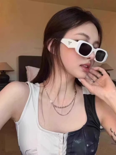 Prada, модные трендовые солнцезащитные очки