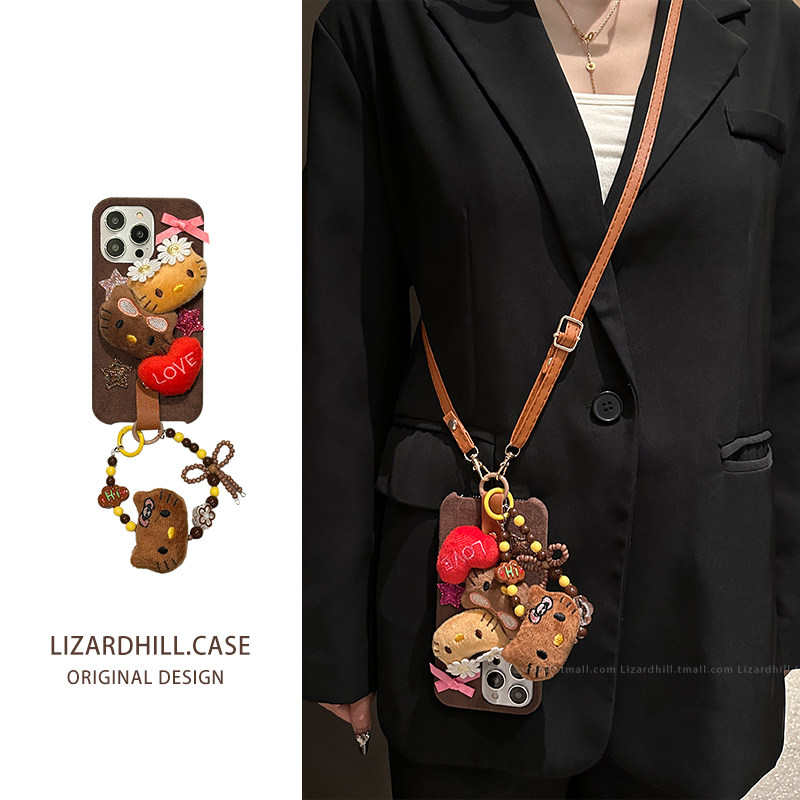 lizardhill 秋冬天毛绒适用苹果15promax手机壳新款16pro女iphone17斜挎可背带挂绳14绒布13超好看12毛茸茸11