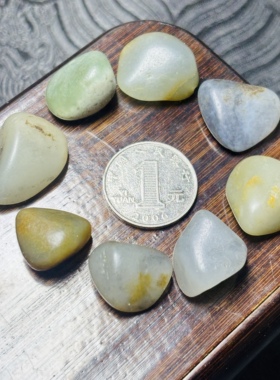 籽料原石真皮真籽油性好原石 天然和田玉青玉手链 新疆直发