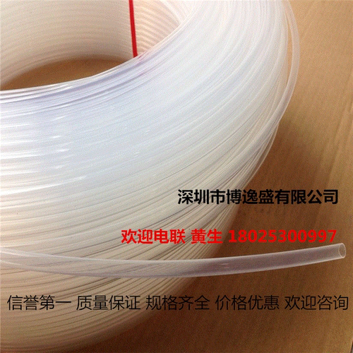 铁氟龙具有良好的耐腐性及介电性能，在无负荷下可长期使用于－180&deg;C至＋250&deg;C的环境，摩擦系数低，其中做为坯料可加工制造各种耐高温、润滑耐磨、是强腐蚀介质中及绝缘性能要求高的密封垫片、润滑材料、防粘材料和各种频率工作使用的绝缘零件。