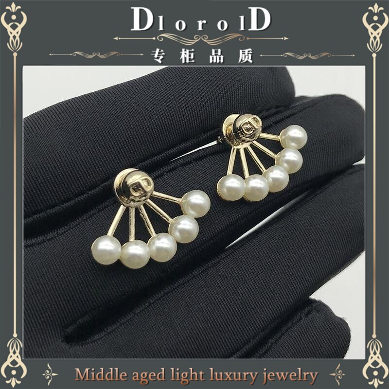 耳环2024新款CD字母珍珠扇