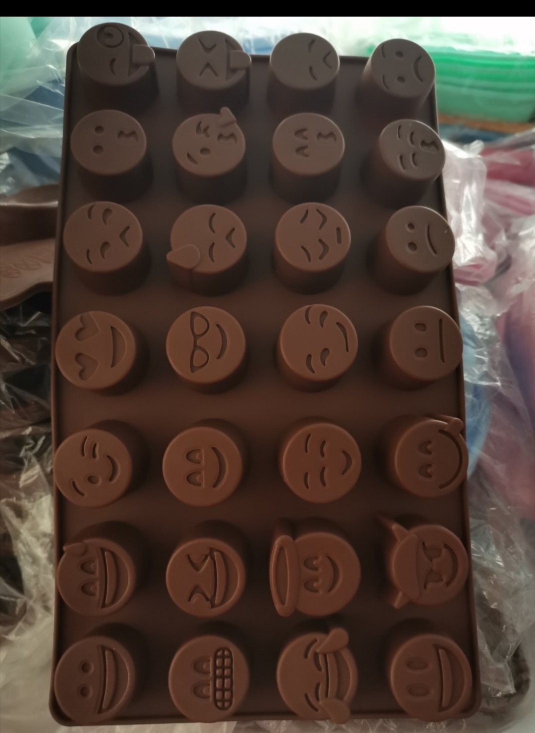 网红新品28种QQ小表情巧克力豆硅胶模具宝宝辅食模具可蒸凉粉