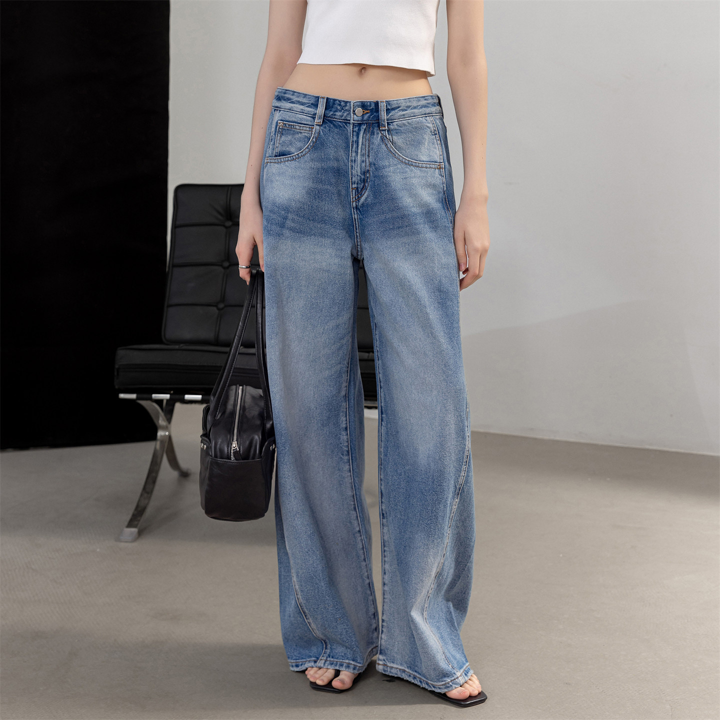 弯刀牛仔裤女士2026新款夏季高腰显瘦设计感蓝色宽松阔腿镰刀裤子