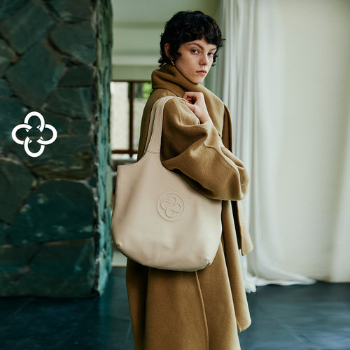 夏之光同款意大利鹿皮卡思乐无性别白色通勤单肩包上班软糯托特包