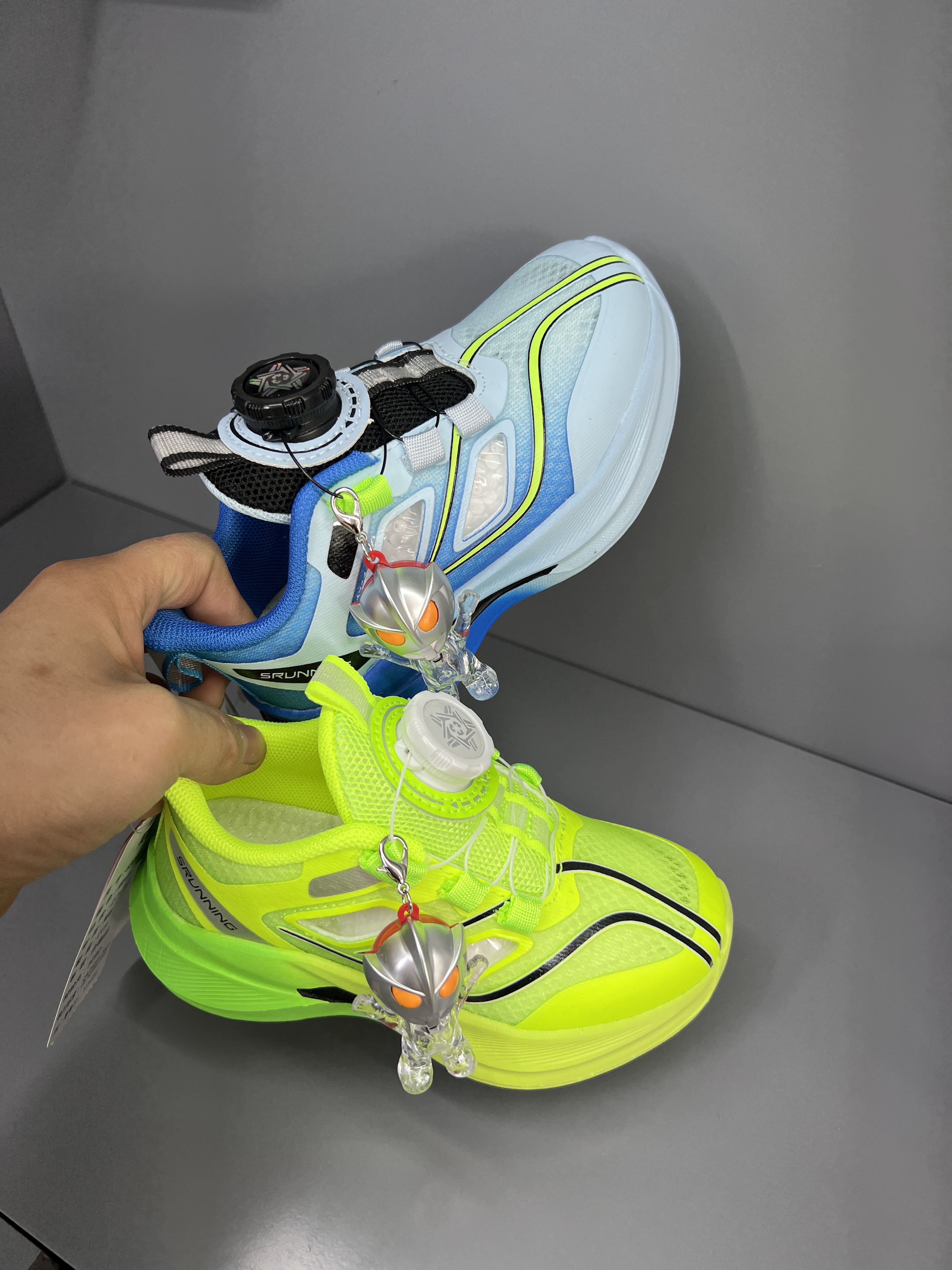 小白童鞋城奥特曼新款纽扣鞋镂空运动鞋