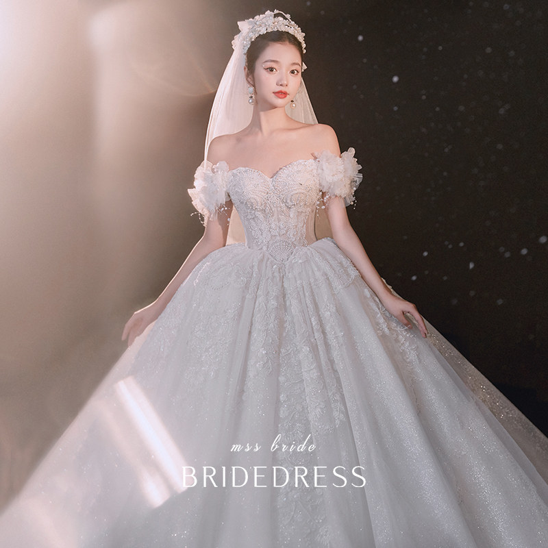 高端绝美花朵轻婚纱礼服租赁新娘重工一字肩主纱出租2026新款虎丘图片