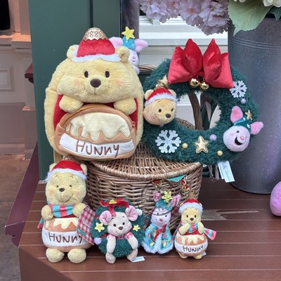 香港迪士尼2025圣诞树节包挂件小豆猪维尼卡通公仔头箍小书包吊饰