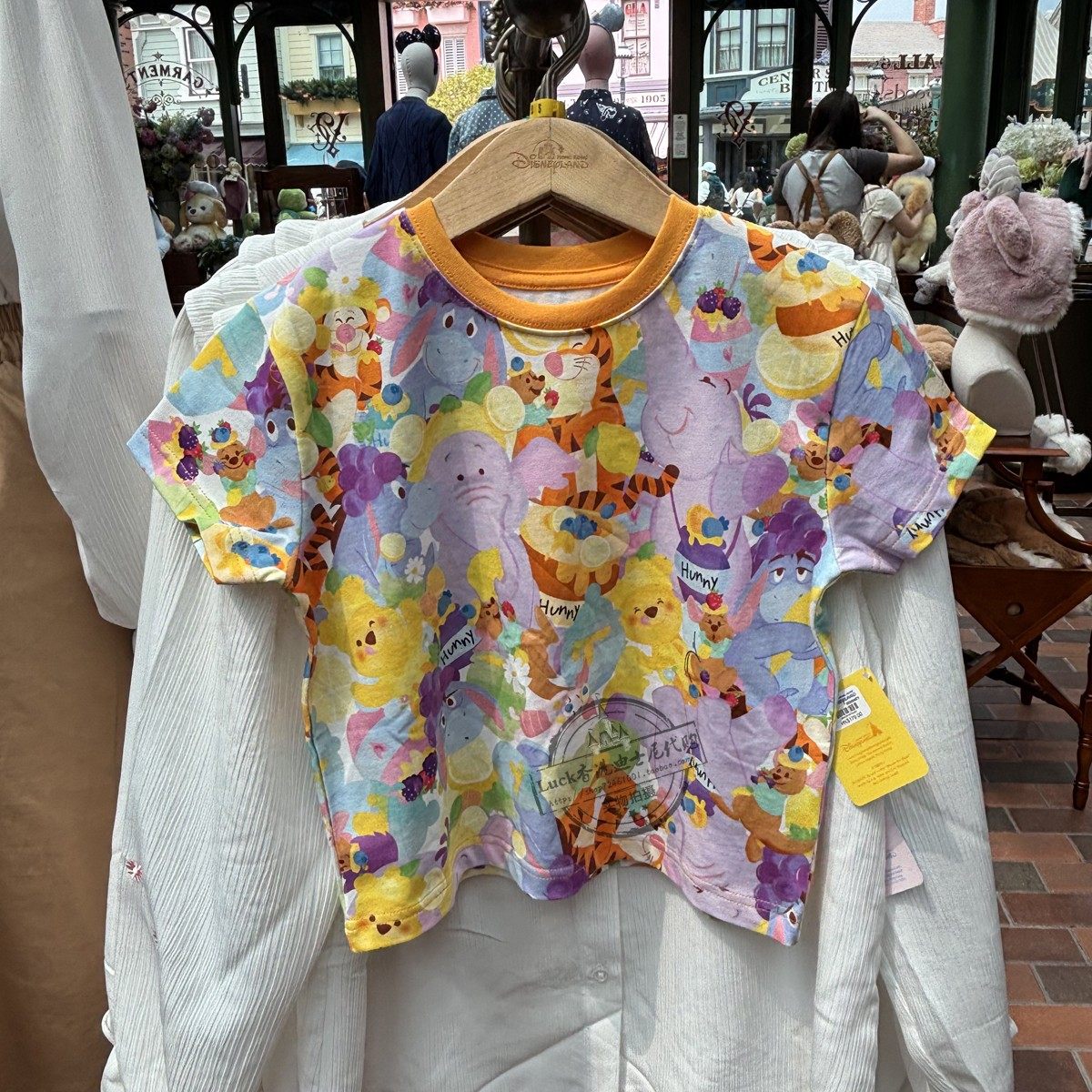 香港迪士尼儿童装夏季2025维尼与好友卡通可爱短袖T恤,模玩/动漫/周边/娃圈三坑/桌游,动漫T恤/鞋帽/服装,淘宝优惠券,粉丝福利购,淘宝优惠卷