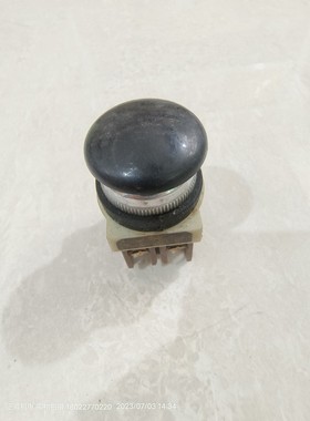 日本富士黑色蘑菇头按钮AH30-M常开触点AHX290常闭触点AHX291
