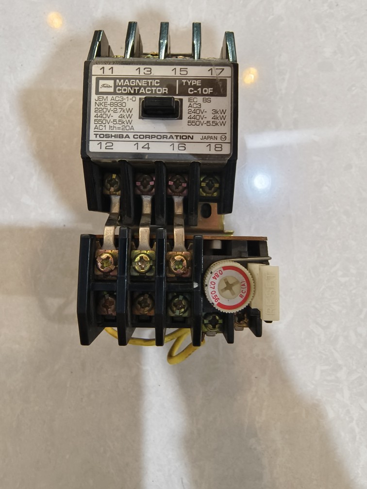 东芝接触器C-10F 110V 热继电器R-11T(0.84~0.7~0.56A)