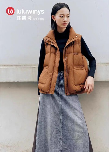 露韵诗256160羽绒服女短款马甲秋羽绒专柜正品秋冬时尚休闲阔版