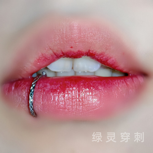 绿灵 钛合金无缝圈唇环辣妹卡扣式有孔唇钉闭合环鼻环穿刺饰品