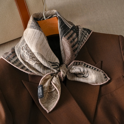 咖色真丝羊毛丝巾女2025新款秋冬季羊绒围巾护颈系脖小方巾高级感