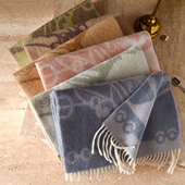 纯羊毛围巾冬季 轻奢大牌高级感100羊绒小围脖搭配大衣 女士粉色