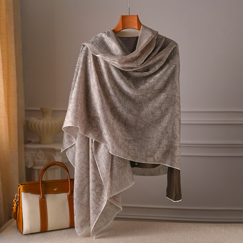 空调房大披肩两用外搭丝巾女士轻奢高级感高端围巾秋夏季薄款夏天