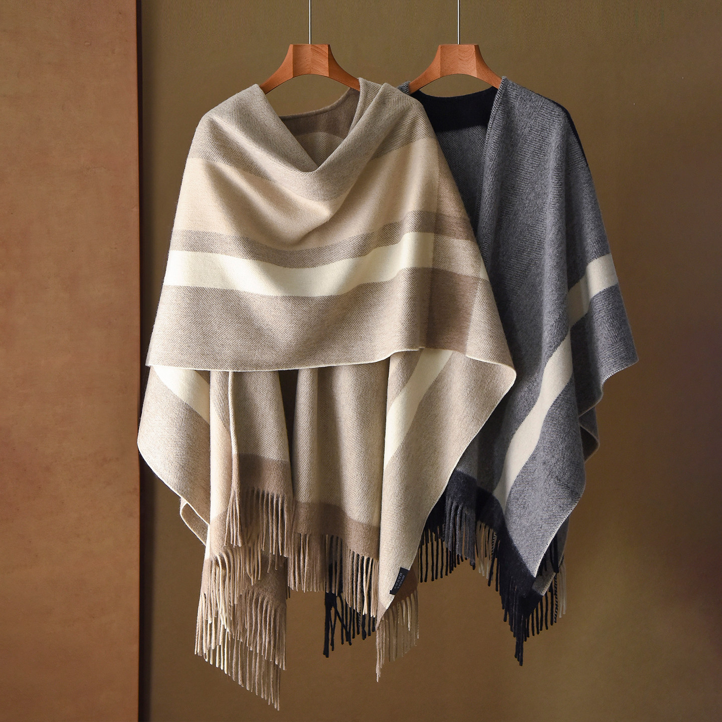 纯羊毛围巾女2025新款冬羊绒斗篷大披肩外搭高级感高端大气上档次