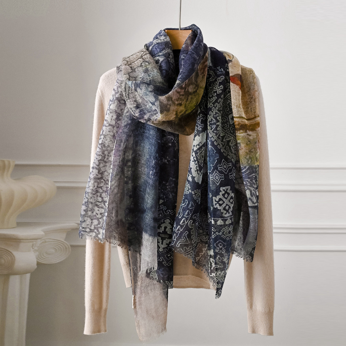 蓝色山羊绒围巾丝巾女士2026新款女款春季薄款轻奢高级感高端春秋