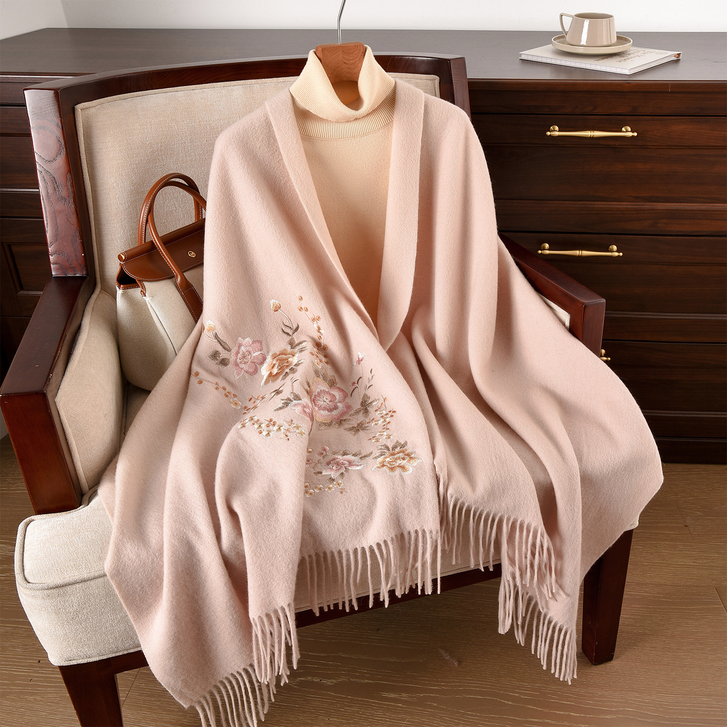 羊毛大披肩外搭旗袍羊绒围巾送妈妈婆婆老年人生日礼物新中式披风