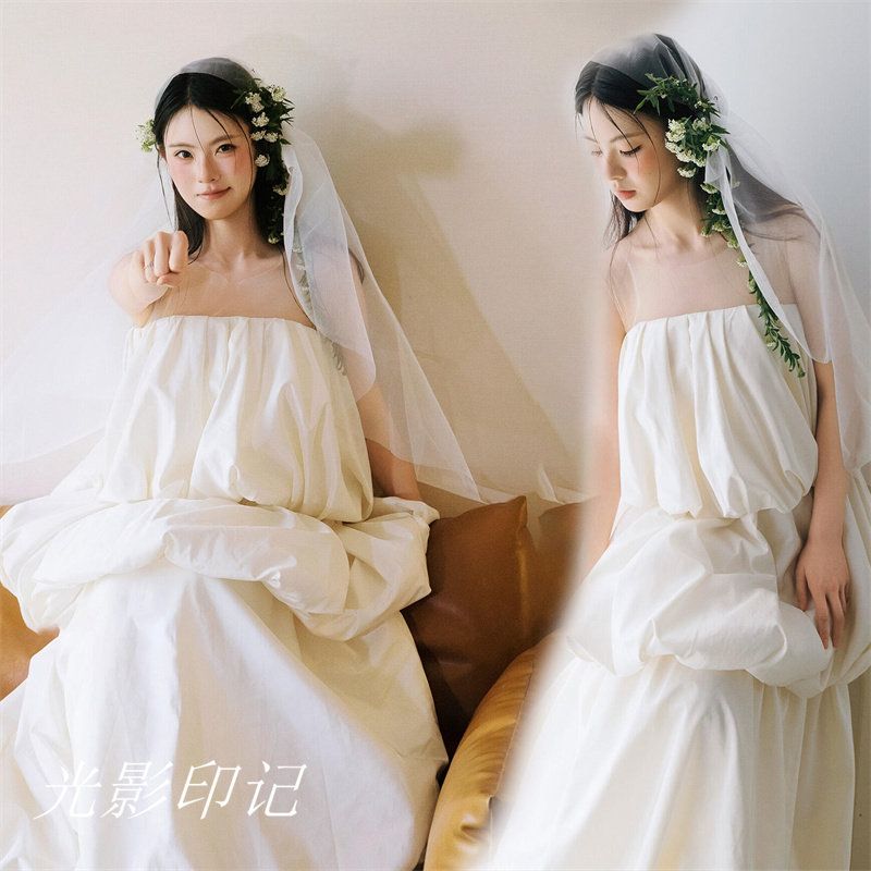 影楼新款白色抹胸新娘礼服