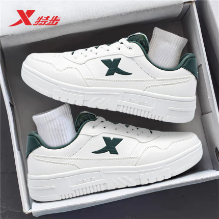 特步男鞋百搭小白鞋2025新款学生白色低帮厚底休闲板鞋软底运动鞋