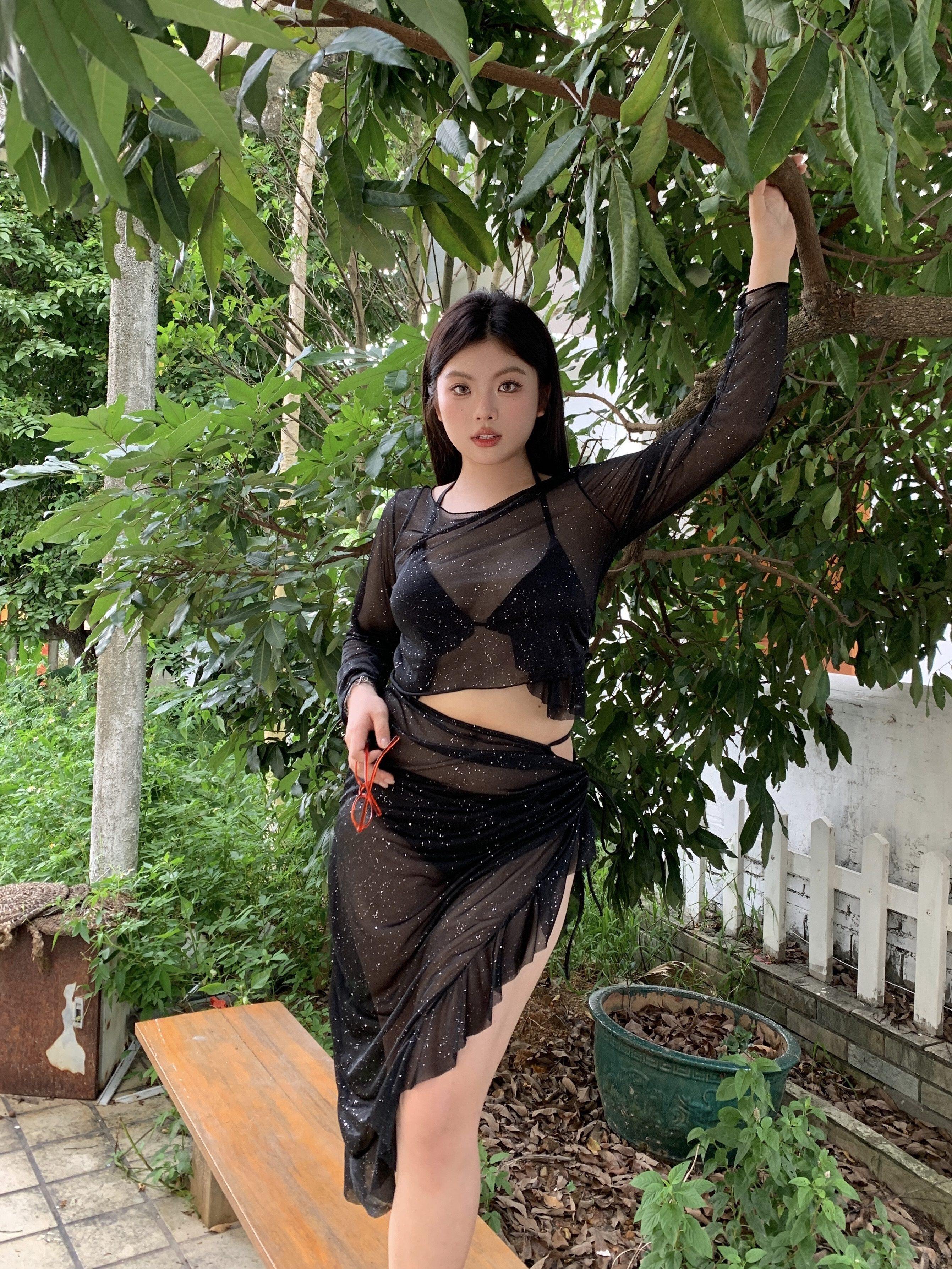 Swimsuit Niche sexy Plus size Bikini Four-Piece Set with Hip-Covering Long Skirt Slim Looking Vacation Loose-Fit Women's Swimsuit