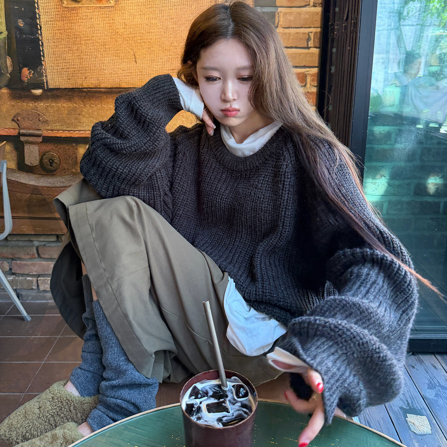 Avocadong 大三针粗针圆领黑灰色厚款嗲酷大毛衣女士宽松内搭上衣