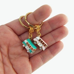 创意公交车钥匙扣可爱金属公交大巴车钥匙链挂件学生简单小礼物女