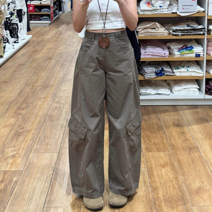 灰绿色高街工装牛仔裤女2026春季新款高腰宽松阔腿显瘦直筒长裤子