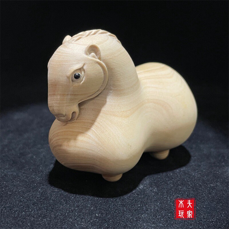 福建中式圆雕小叶黄杨木唐马把件