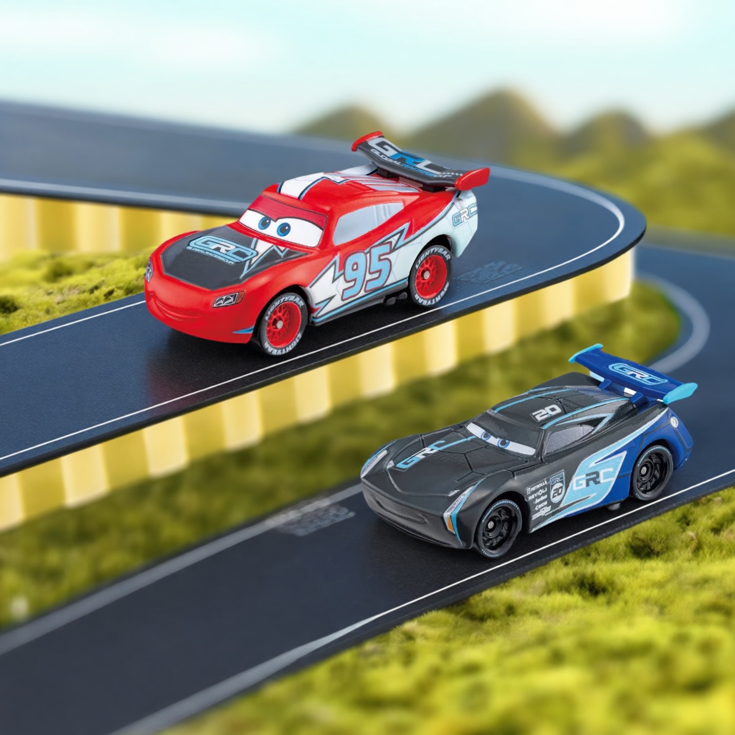 TOMY杰克逊风暴闪电麦昆合金车模