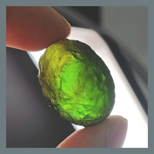 一物一图天然捷克玻璃陨石原石裸石标本可做吊坠宇宙深处天外来石