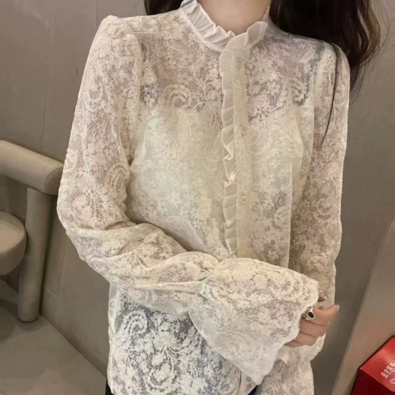 D102花边领刺绣钩花衬衫春季甜美新款女装时尚单排扣喇叭袖小衫