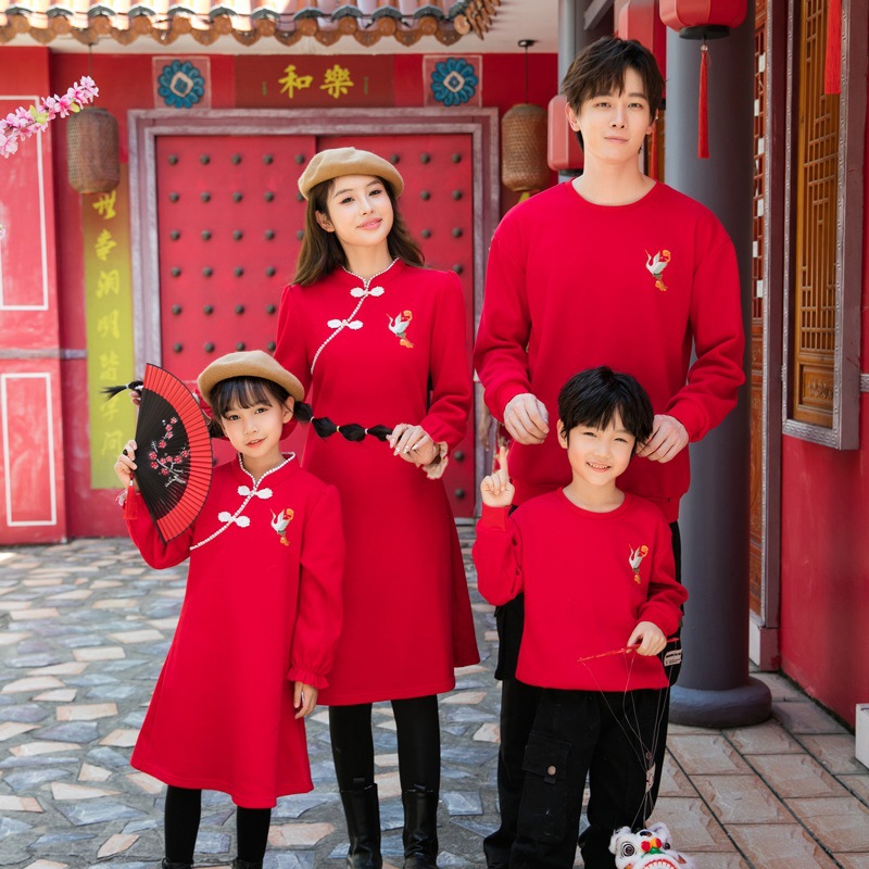 2025新款亲子装秋冬装过年喜庆网红母女连衣裙国潮风加绒卫衣
