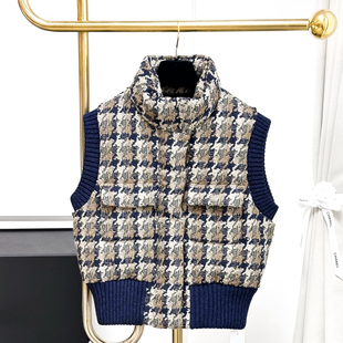 早春新款 滑雪系列氛围感红棕色调编织粗花呢格纹羽绒马甲保暖贵气