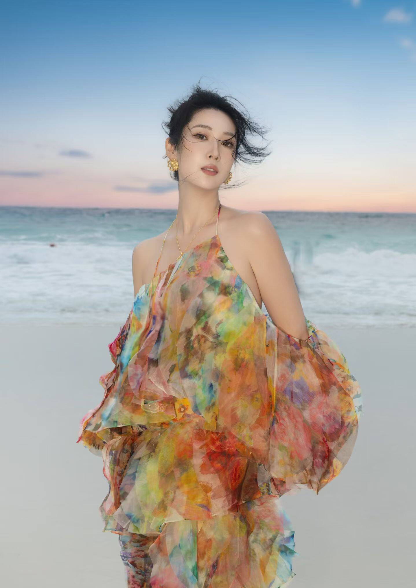 2026早春新款女时尚休闲百搭圆领无袖背心宽松显瘦上衣吊带裙度假