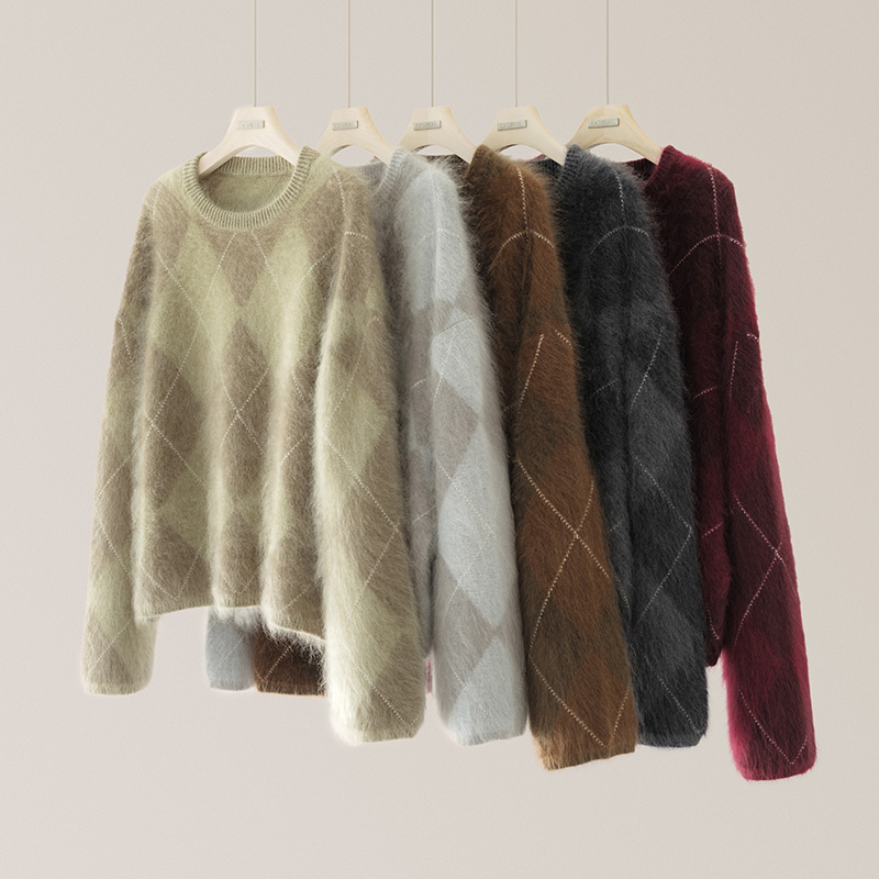 高级感皇室拉绒山羊绒针织衫圆领全身菱形格上衣套头衫百搭款式