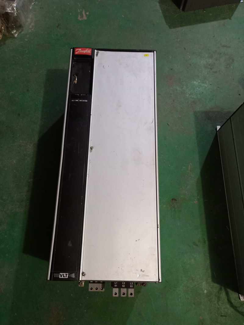 议价丹佛斯VLT700变频器VLT7052BT4C20STR00LF00A00C1原装拆机实