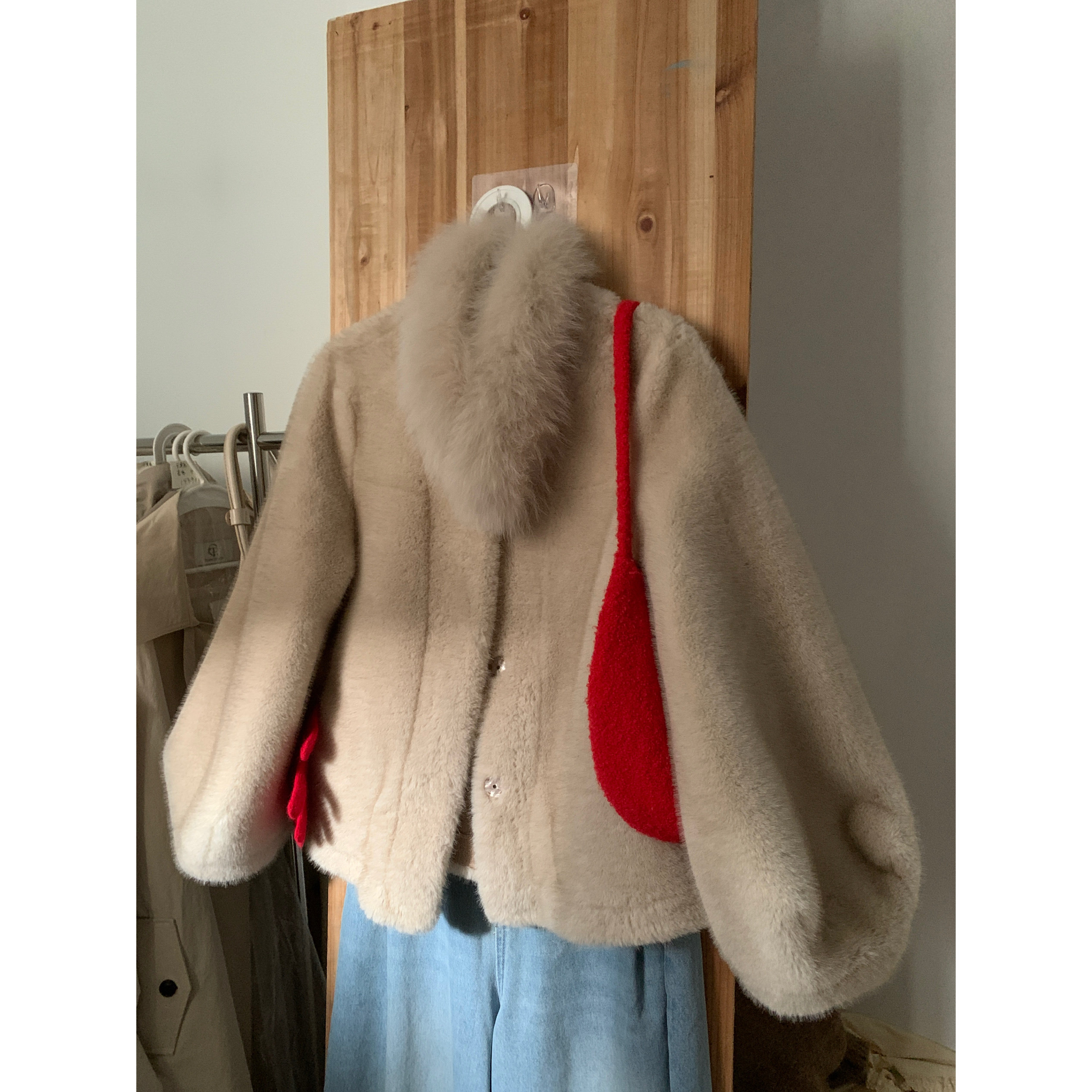 中古奶貂~仿水貂皮毛一体毛毛外套女短款真狐狸毛领皮草外套,女装/女士精品,短外套,淘宝优惠券,粉丝福利购,淘宝优惠卷