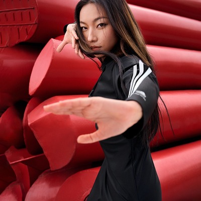 adidas阿迪达斯那尔那茜同款杨桂东联名中国风侧开叉长袖连衣裙女