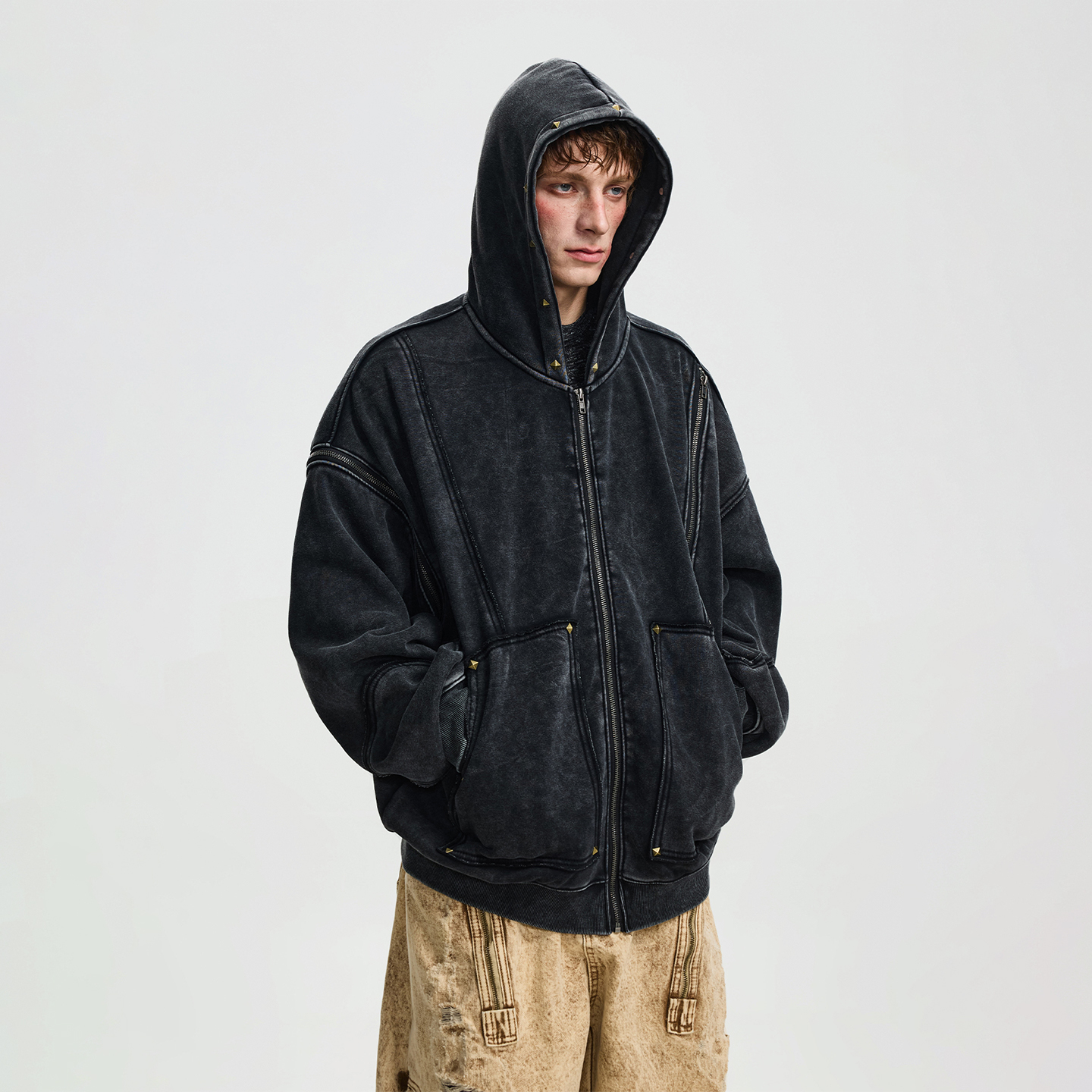 美式复古喷漆结构铆钉连帽卫衣