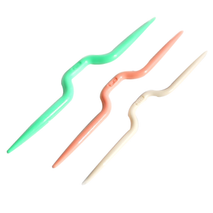 编织工具 塑料曲型扭麻花针 毛衣绞花针 树脂麻花针 一包3个