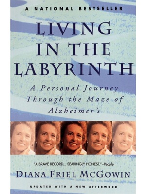 按需印刷不退不换Living in the Labyrinth