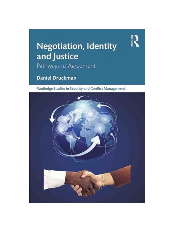 按需印刷不退不换TF Negotiation, Identity and Justice[9781032275734]