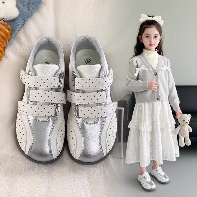 儿童德训鞋2026新款女童百搭休闲鞋中大童小白鞋魔术贴运动板鞋女