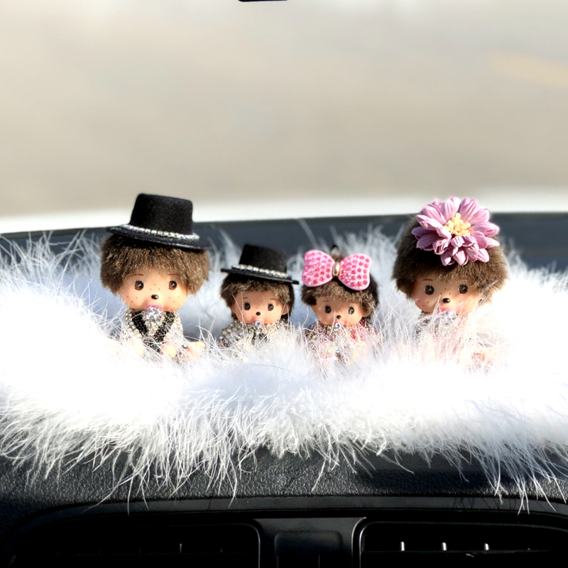 超萌娃娃车载摆件组合毛绒底座可爱少女心车内装饰用品女士情侣